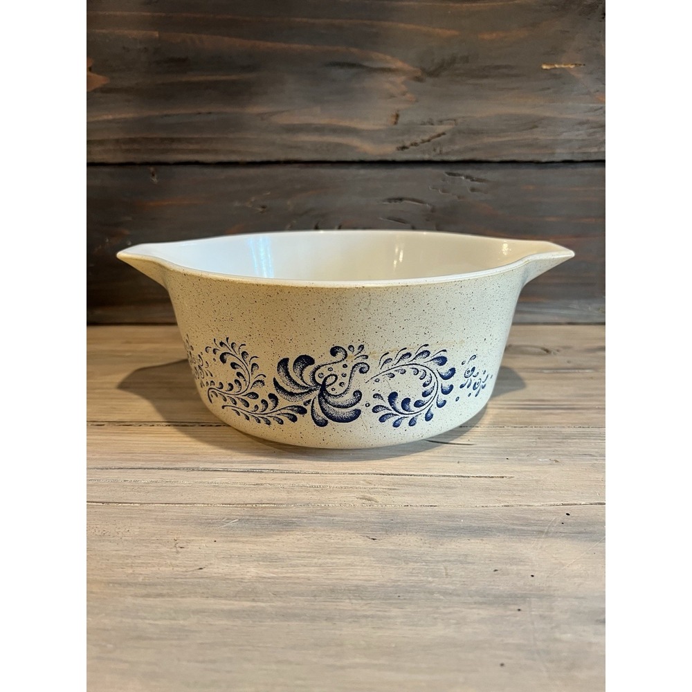Vintage PYREX Homestead Round Casserole Baking Dish 475-B 2.5 QT Tan & Blue